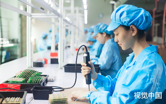 女贼被保安抓住，后来就嫁给了保安