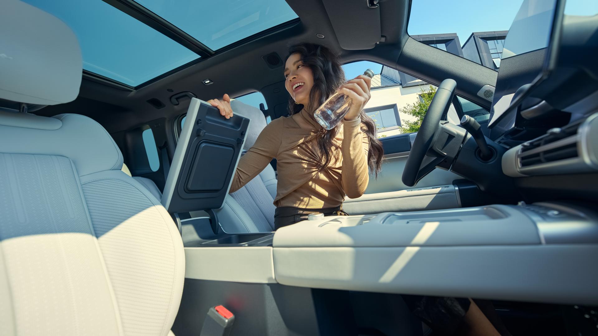 17.98 万起！方程豹钛 7 上市：“大五座天花板” 承包全家出行乐趣