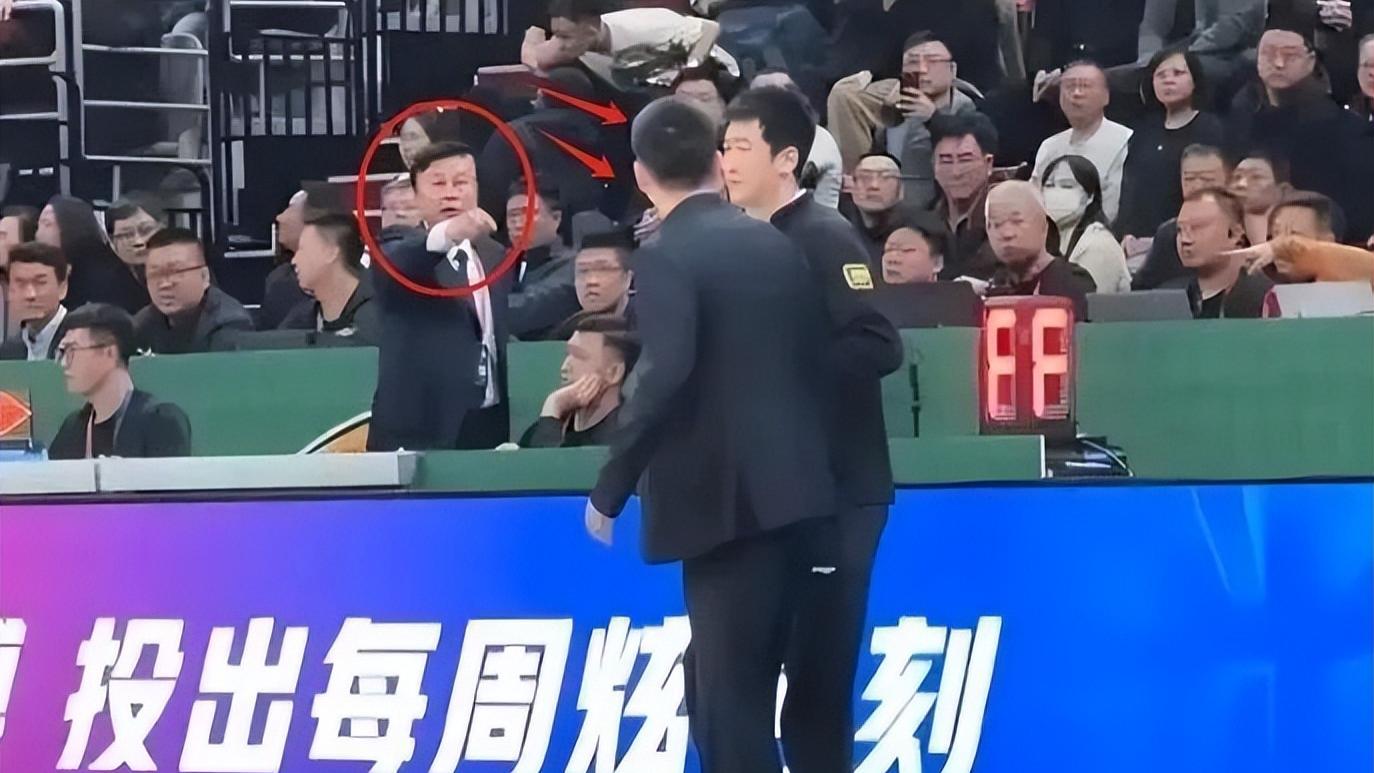 大无语！CBA罕见技术代表和主教练互相对骂，比球赛本身还精彩！