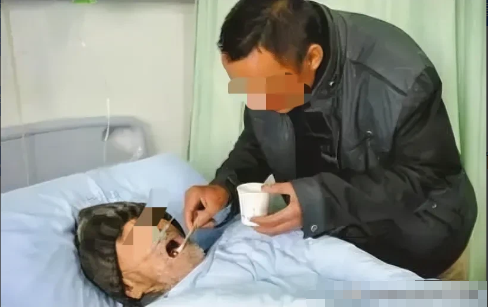 新疆，一老人生育2个儿子，老伴儿去世后，老人将房屋以29万的价格出售，并与两个儿