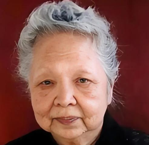 她才是中国真正的超级巨星，将自己的一生都奉献给了祖国！
在福建莆田的一个小院里，