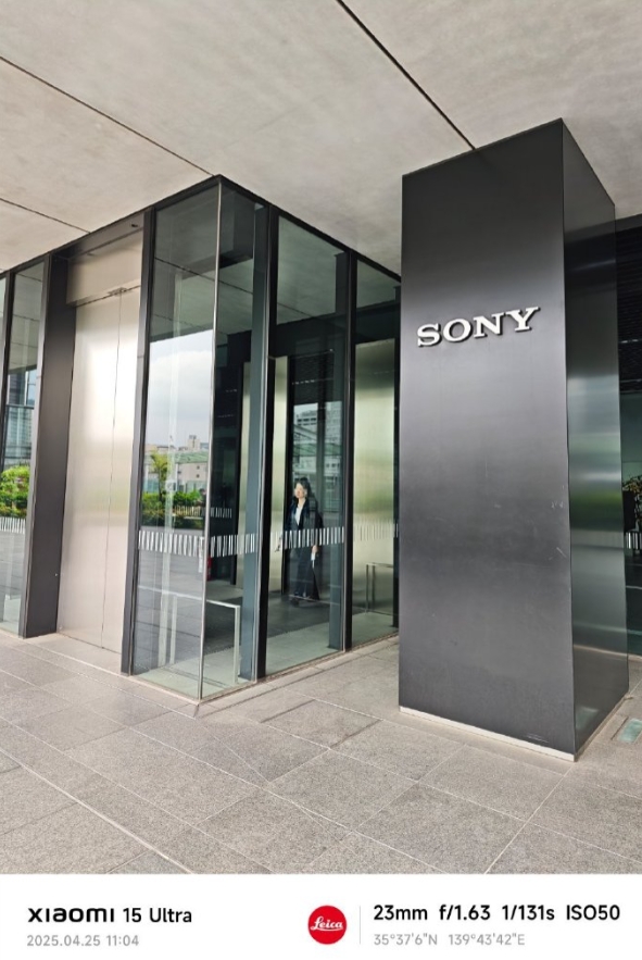 到访SONY东京总部，听了一场非常精彩的新品讲解！
现场不让拍摄，但是研发中的R