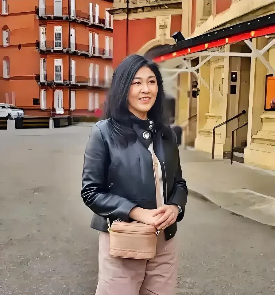 泰国前总理英拉的悲剧人生











---











你