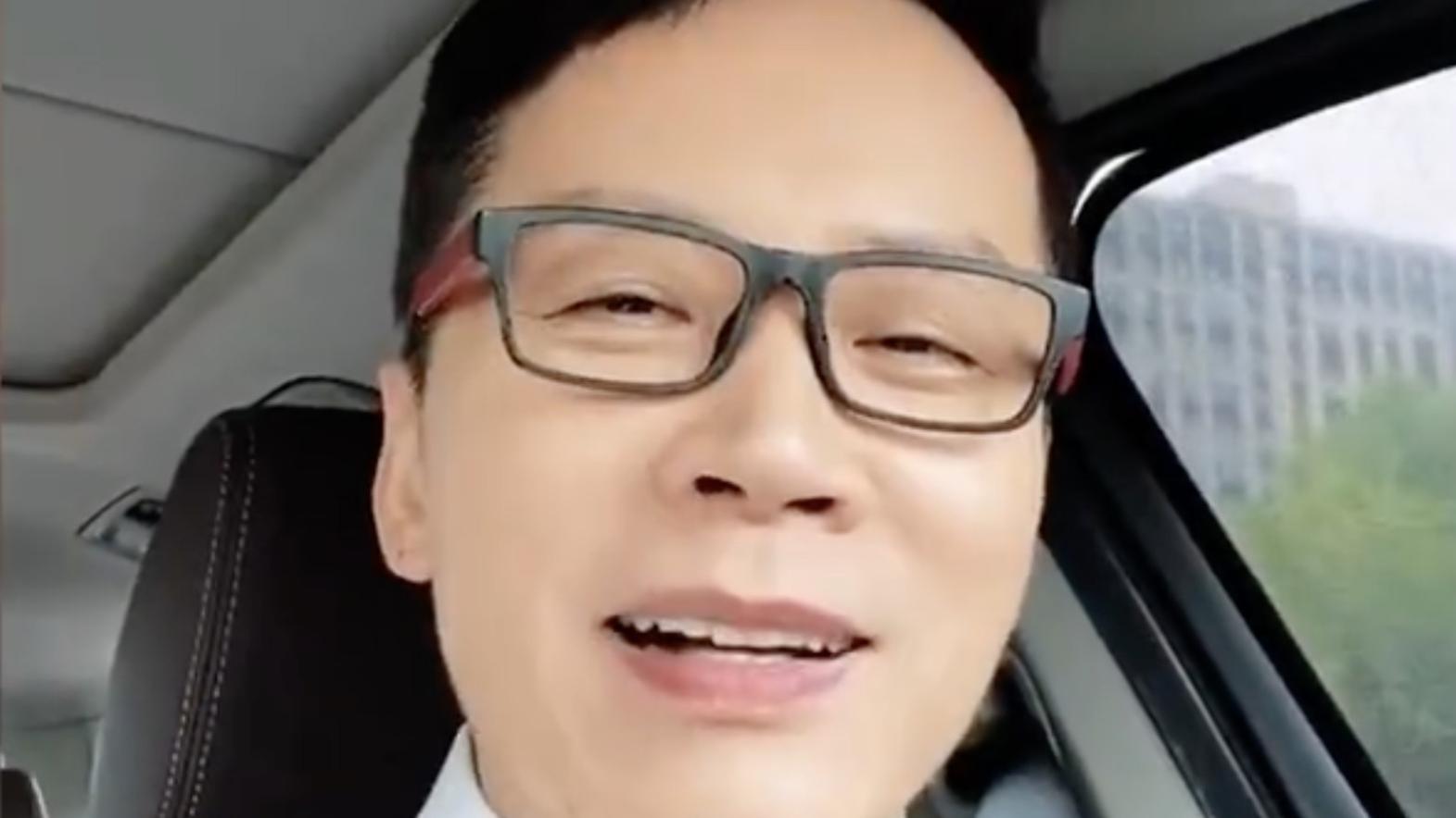 面对《今日说法》主持人买茶叶被骗，少点阴阳怪气