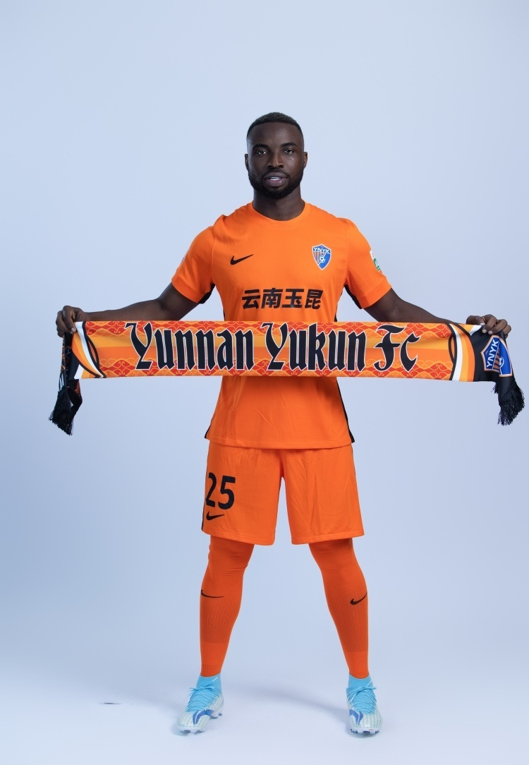 国足在0-1负于沙特、0-2不敌澳大利亚后，小组出线形势岌岌可危。后续两战必须全