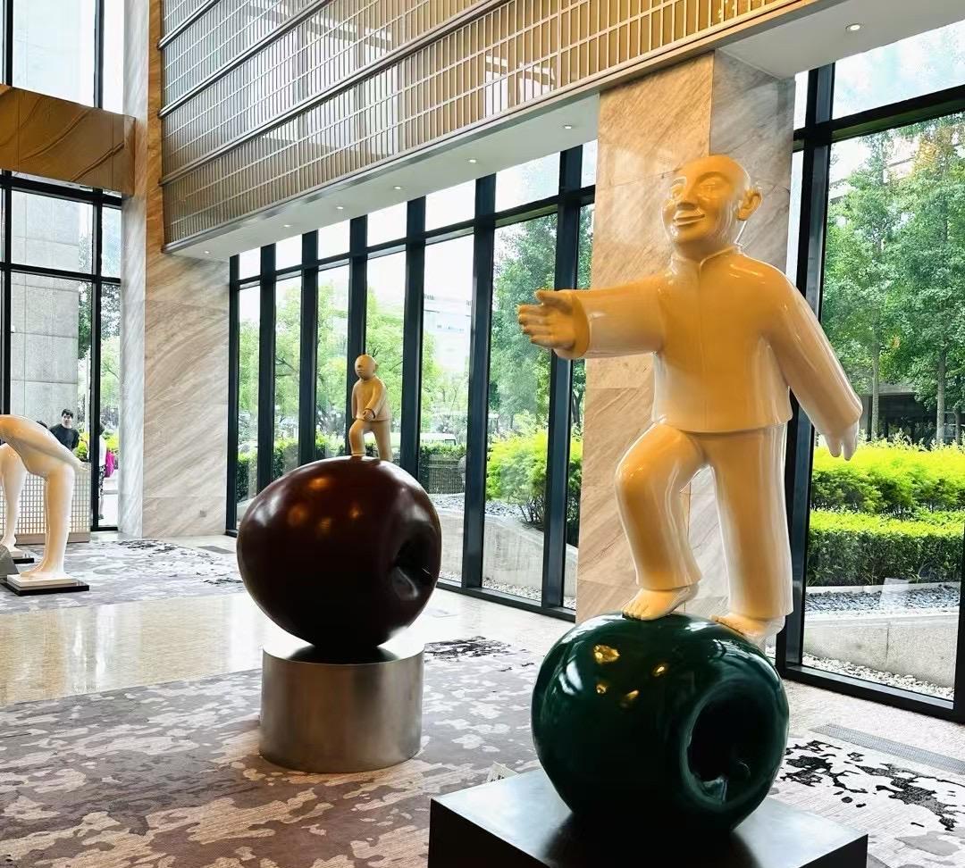 “越过山丘，却发现无人守候……