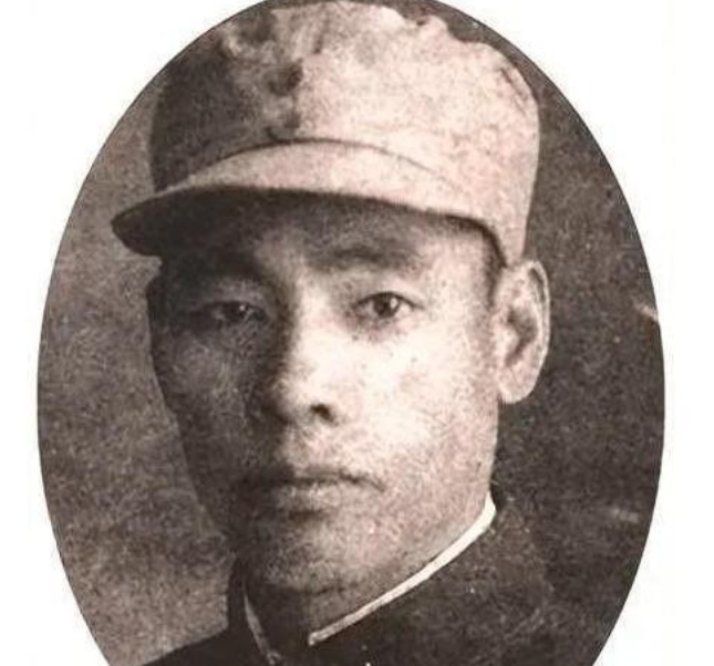 1941年，游击队长刘锡坤借宿到地主家，却被地主婆安排在儿媳妇的房间。半夜，房门