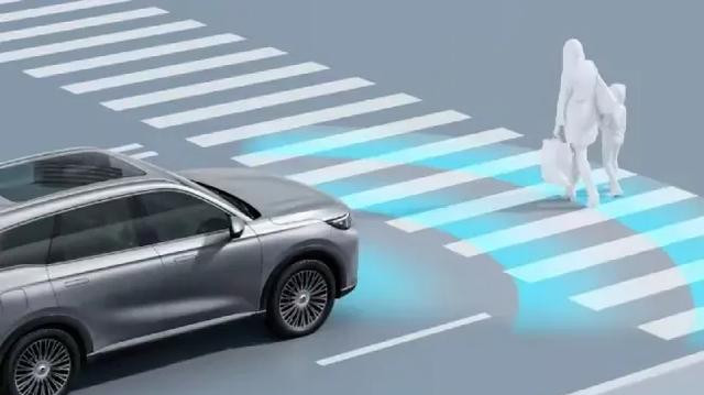 瑞虎8L三大件+全维安全，让家庭出行安全感拉满