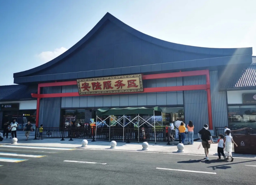 比亚迪董事长王传福来孝感了
8月24日，据网友发视频称，全球新能源汽车龙头老大比