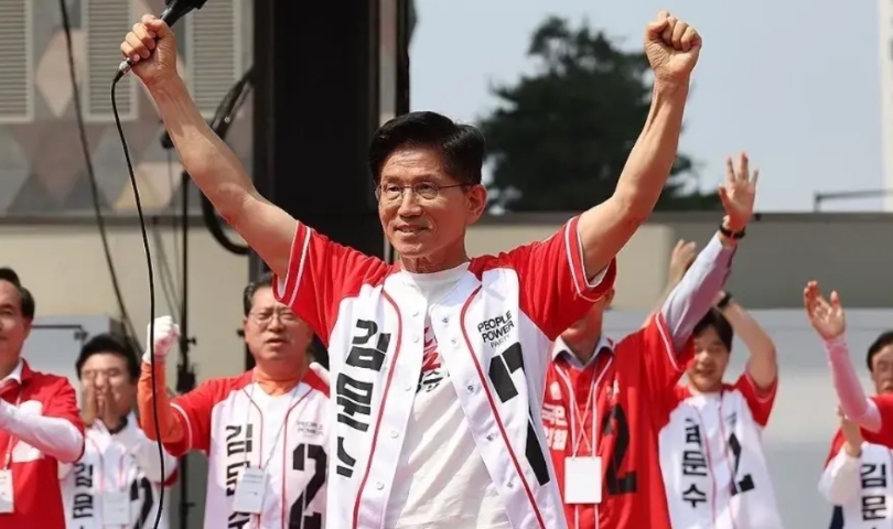 注定要坐牢的人成为韩国总统，韩国将沦为犯罪组织。金文洙抨击李在明，如果李在明当选