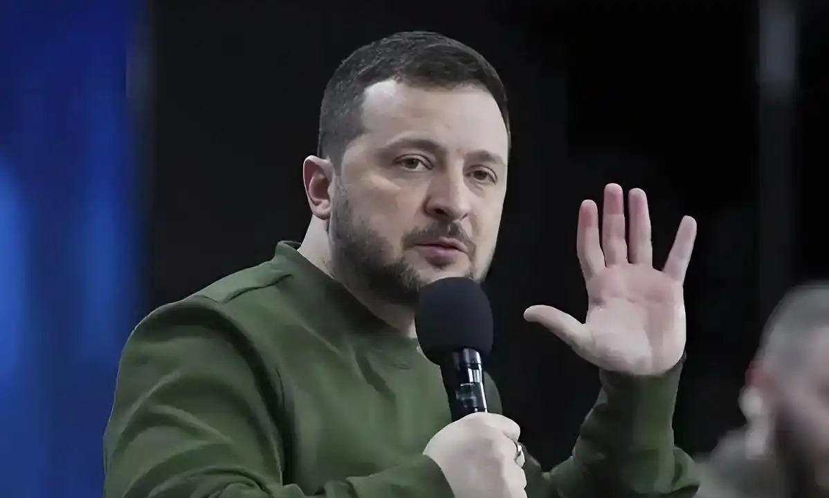 总统穿西装和平来了吗











震惊！那个总是穿着军装、全世界到处跑