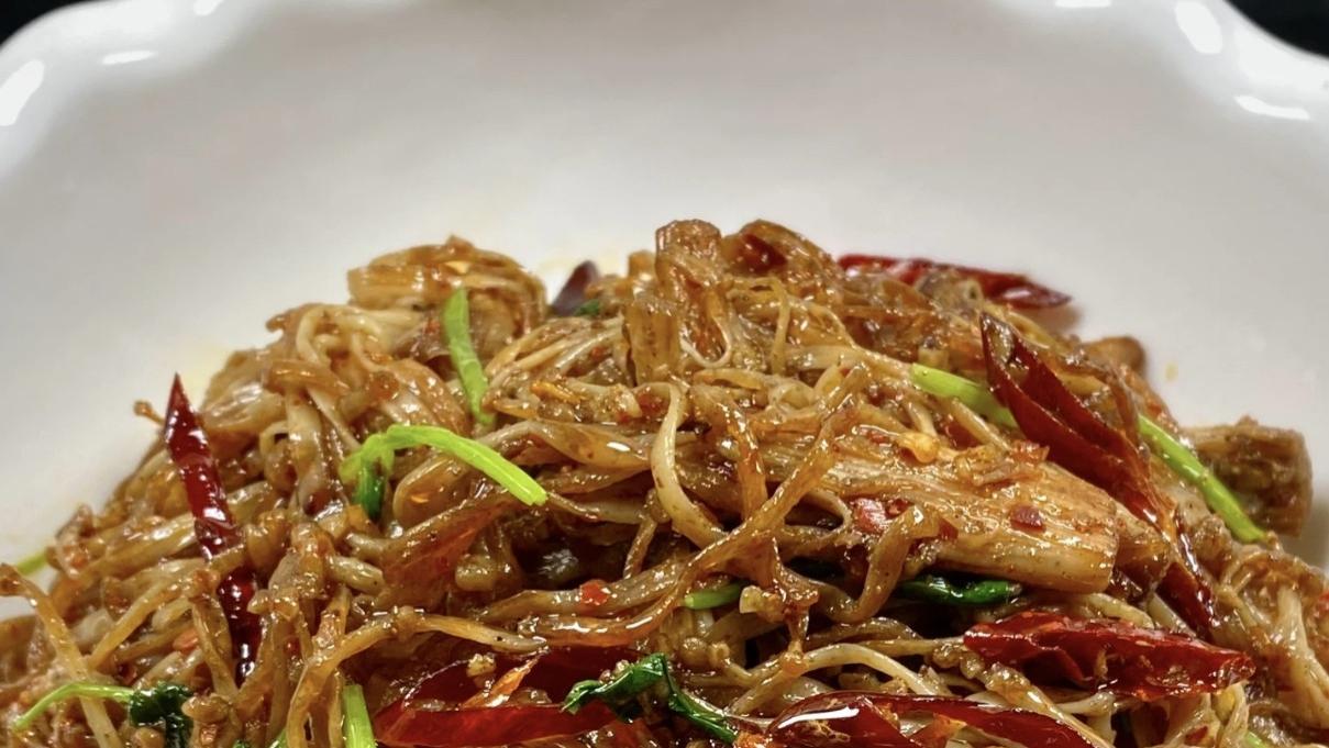 金针菇别再凉拌啦！试试孜然味，啧，这口感绝配的秘密是啥？