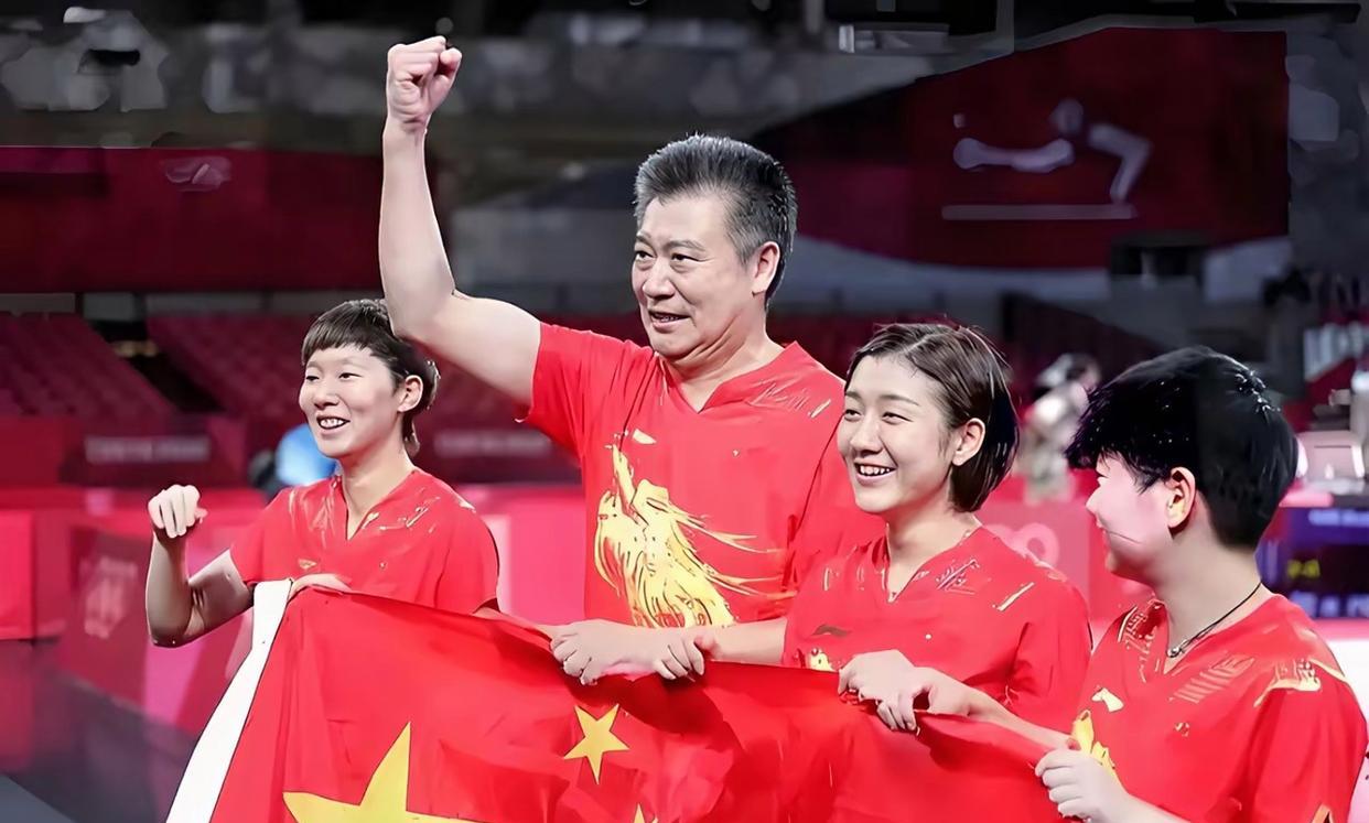 孙颖莎早就跟马琳学打球了吗？
马琳打球小动作很多，
经常这摸摸，那摸摸，
用拖延