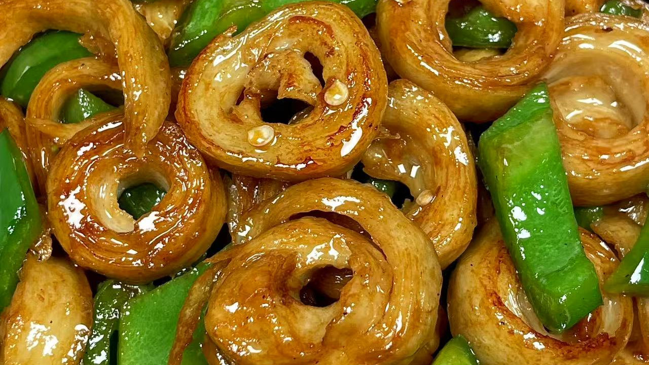 青椒炒面筋：鲜香爽脆的味蕾交响曲