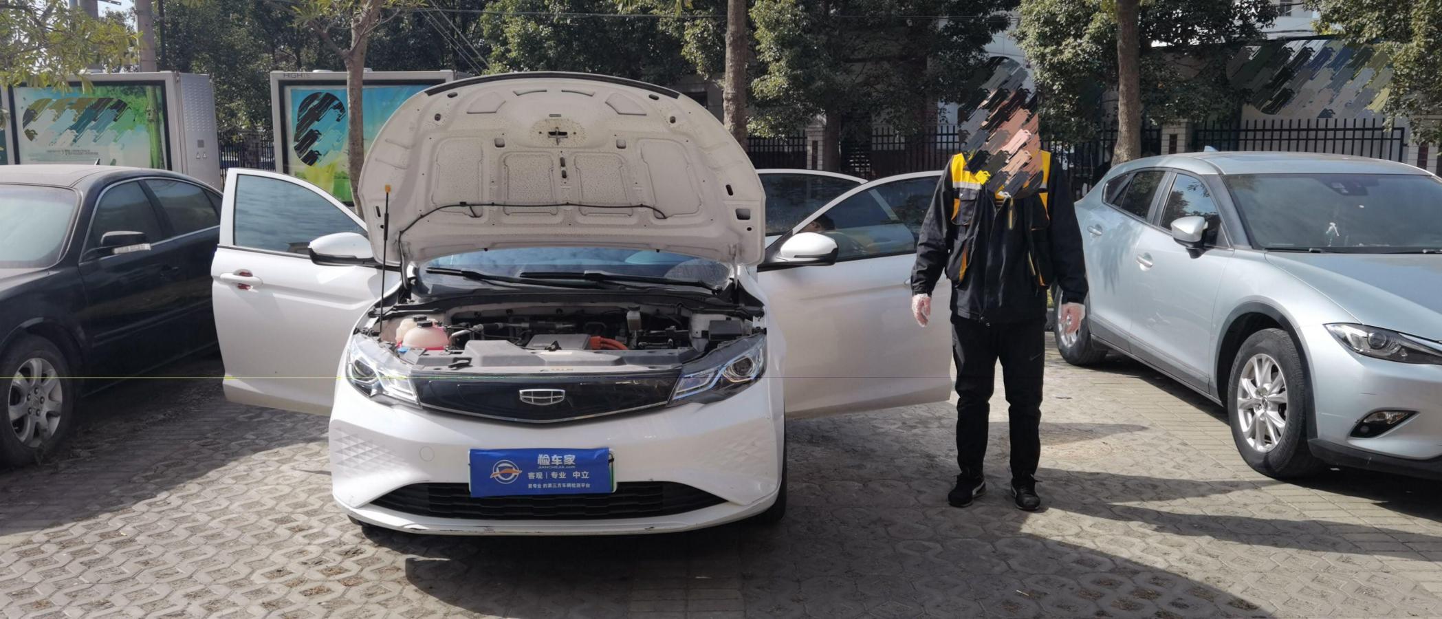专门用作跑滴滴的电车，有人买来家用吗？这辆吉利帝豪EV网约版，三年只跑了4万公里，一看减震都漏油了！