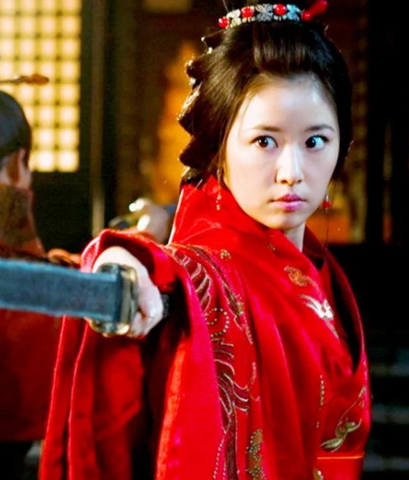 2007年，高希希想要拍摄《新三国》，得知消息的林心如立即找到了高希希，希望自己