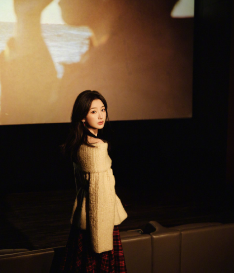 毛晓彤的氛围感妆造，超nice的，喜欢吗？