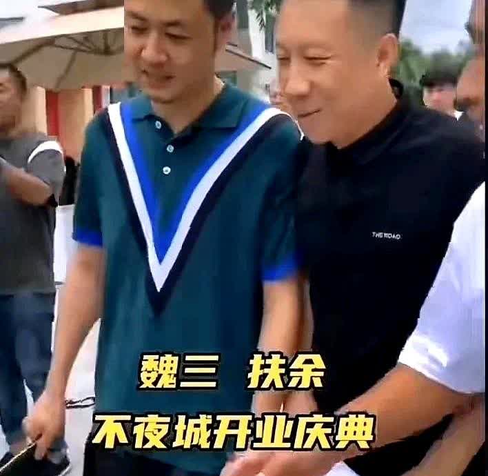 东北这地界，人不到场面也得到。

赵本山一个举动，就说明了一切。

最近