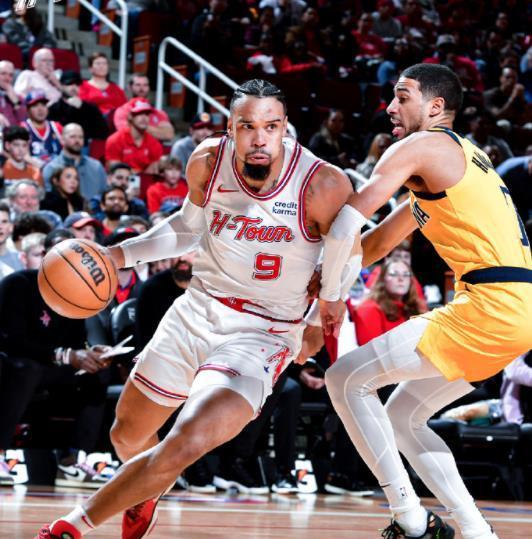 4月8号，今天整个NBA联盟仅有两场比赛，这两场对决并未引发太多关注。不过，休斯