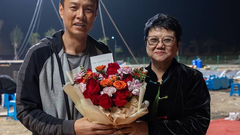 《凝脂手》命悬一线的杀青夜！朱铁这一镐，砸出了惊魂一幕