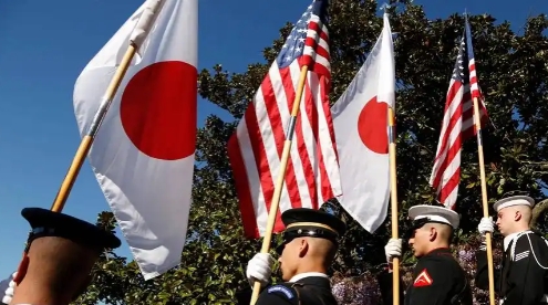 很多人不知道美国人在日本有多猖狂。
29日，在日本京都进行集体旅行的13岁中国女