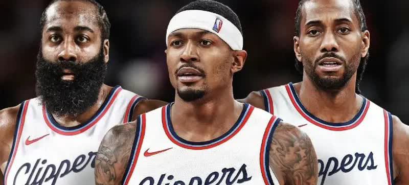 人比人得死，货比货得扔啊！
看看隔壁快船，看看湖人自己，湖人摊上詹姆斯也是倒了