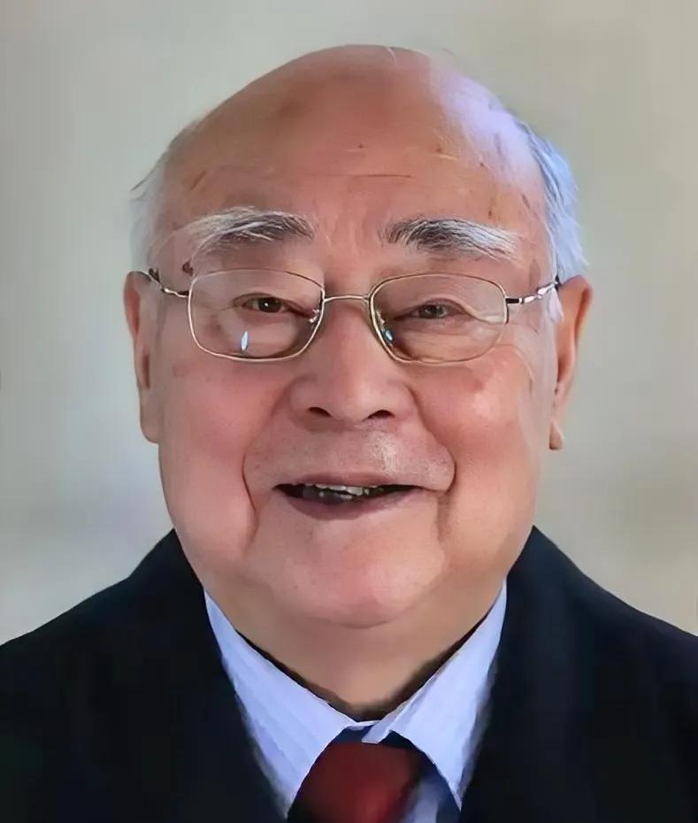 我就不信还有人看到这位“中国氢弹之父”，不肯送上一束花，不肯留下一颗爱心，不肯为