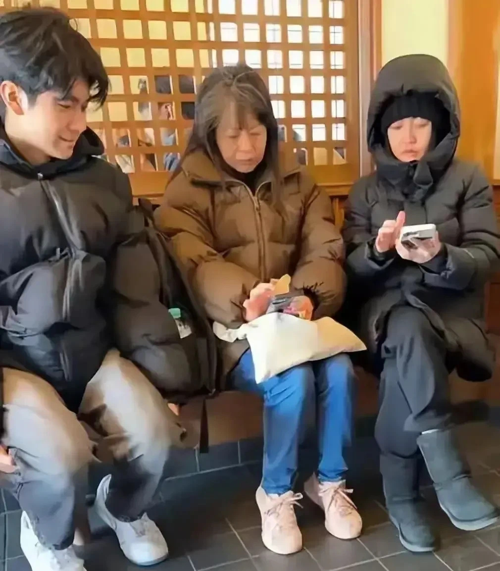 大小S还有一个姐姐











大S去世后，她的姐姐处境艰难！大S资助