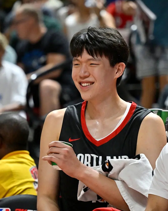 杨瀚森是约基奇这种的核心打法，开拓者却一直把他当蓝领培养
你要说杨瀚森目前在开拓