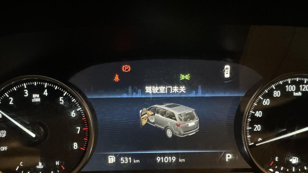 15万出头的别克GL8陆上公务舱，商务接待用车新选择？