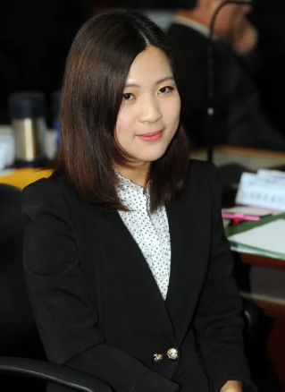 洪秀柱认证徐巧芯是“朝天椒”传人，蓝营新星崛起！
 
2025年8月9日，国民党