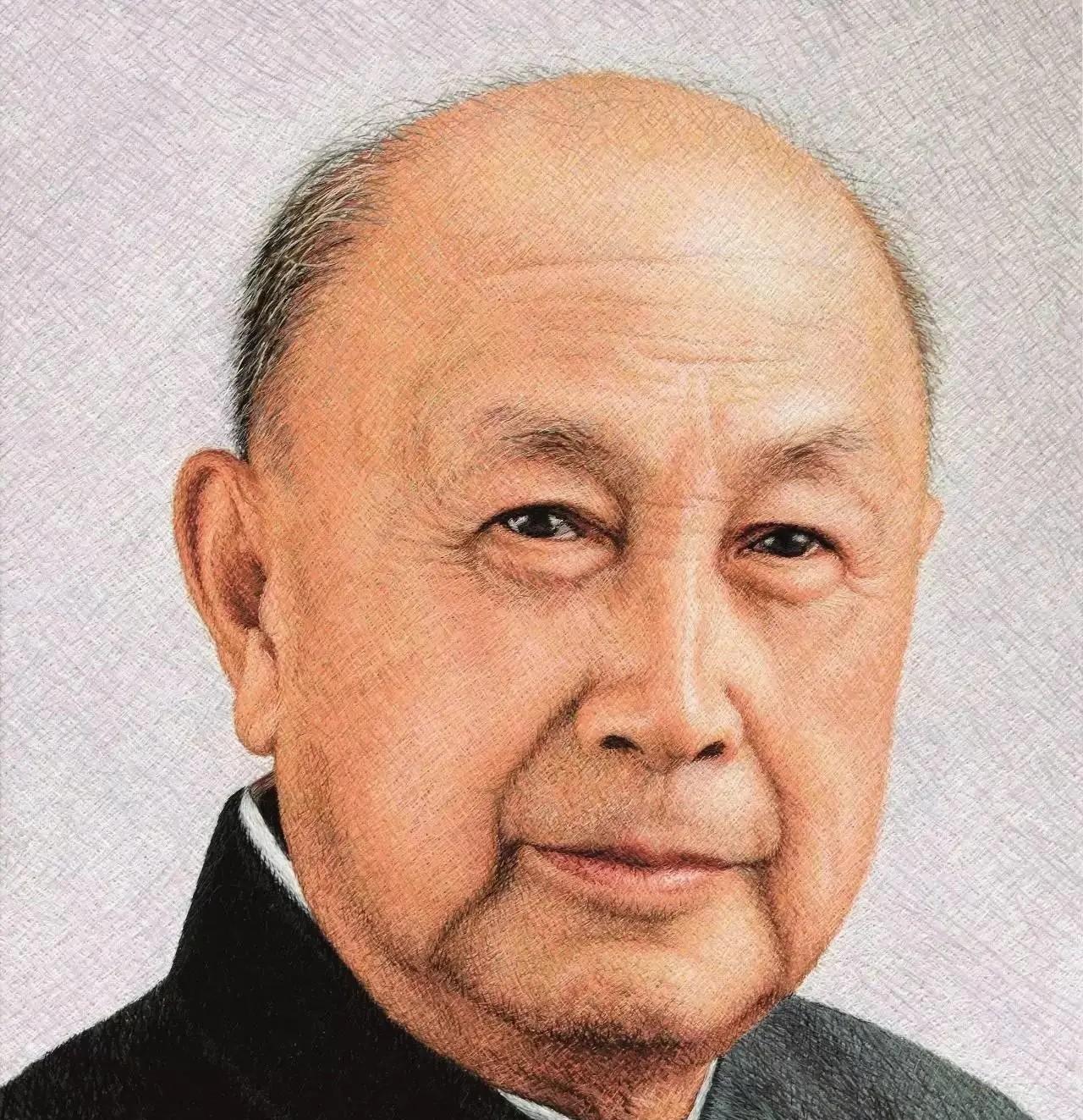 2008年冬，钱学森正在读报纸。突然，他对前来探望自己的儿子钱永刚说：“我想在这
