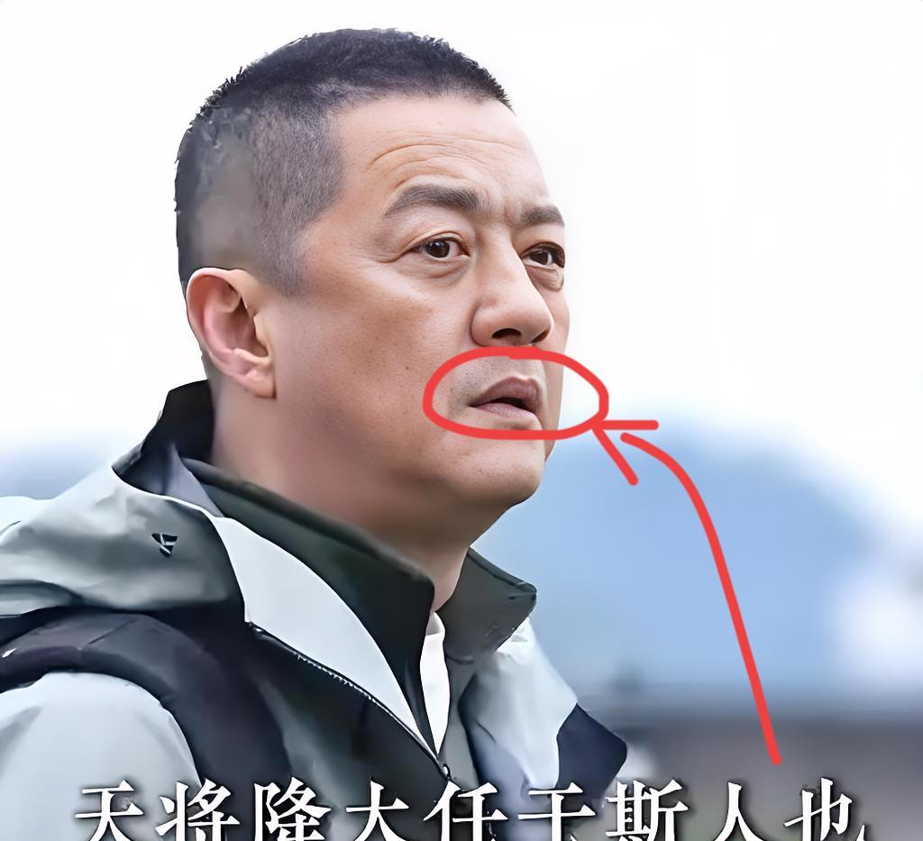 我谁都不服，
就服李亚鹏，
因为他的嘴实在是太硬了，明明自己已经负债累累，却还要