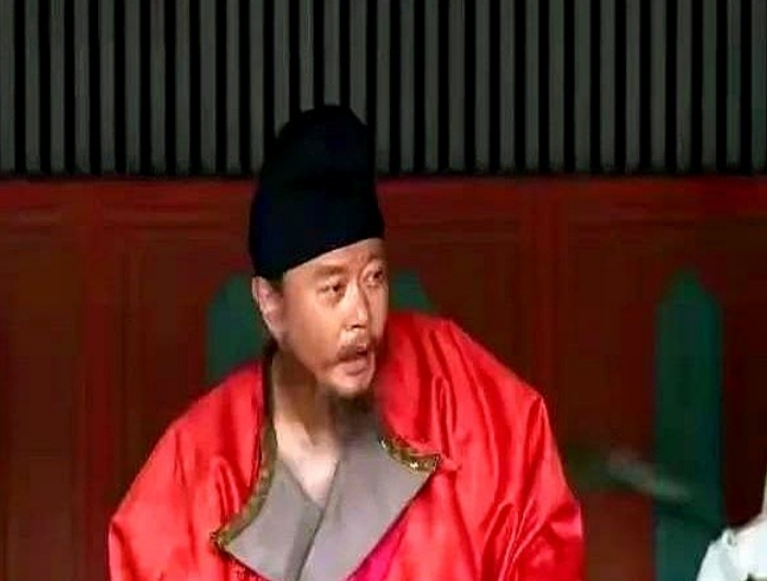 《长安的荔枝》大结局，何有光并非真正的岭南刺史，而是冒名顶替的海盗。

这哥们儿
