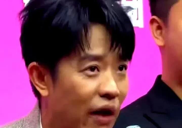 曾毅拍电影没叫玲花！记者追问是不是单飞，他笑着回应：“这词不合适，前20年她挑大