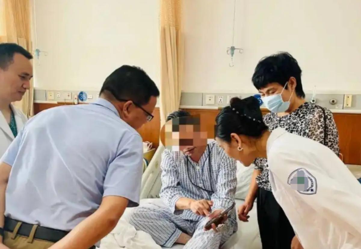 “这医院火了！”7月15日，浙江义乌，男子因胸闷到医院检查，他认为结果出来时医生