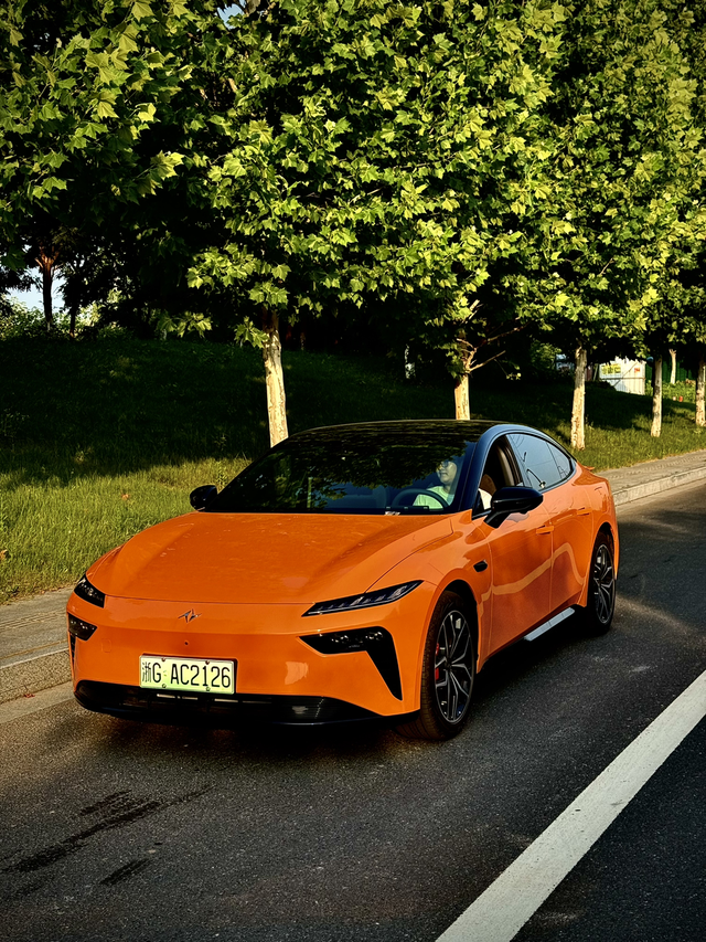 两兄弟在一起哪个更好看
今天小露一下，好兄弟一起提的奕派007 565四驱Max