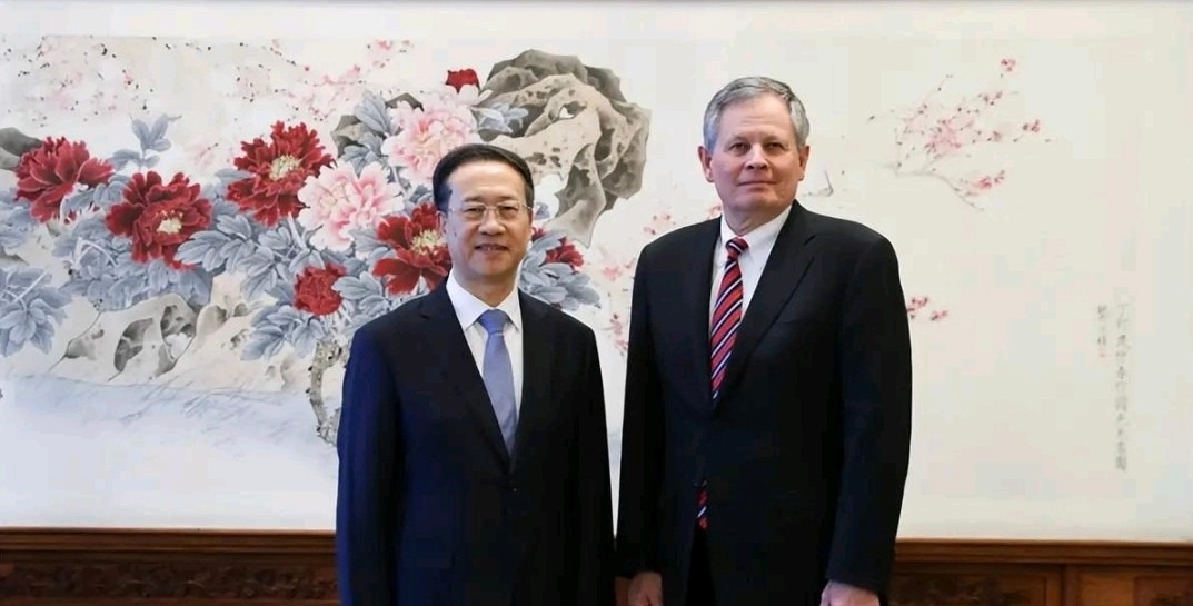 戴恩斯访华提无理要求











美国国内芬太尼泛滥，每年夺走数万条人