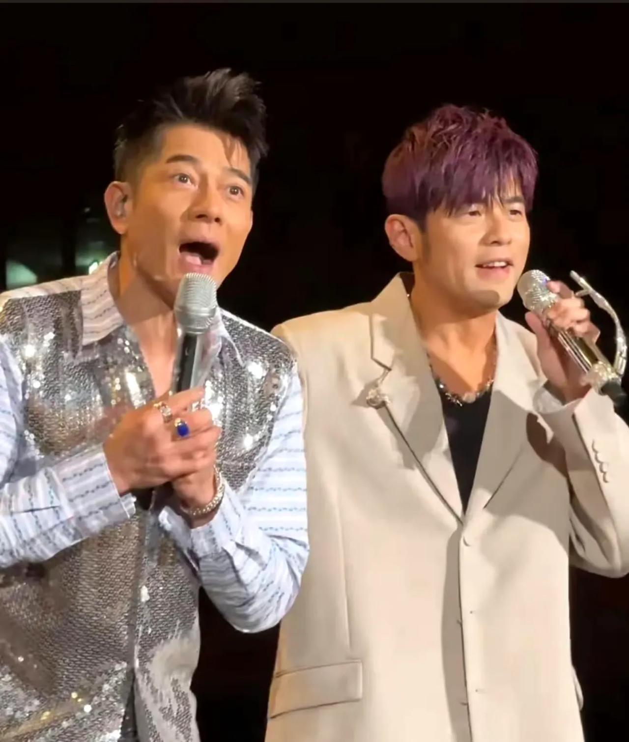 周杰伦演唱会请来59岁郭富城！网友：这哪是嘉宾，这是青春回忆杀！
周杰伦的演唱会