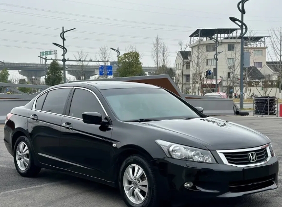 为什么中国人不喜欢买二手车？

2024年国内二手车成交量达到历史新高的1961