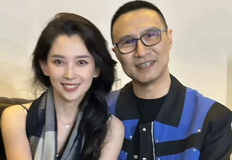 汪峰深夜发长文谈了恋情！
跟森林北长达13个月的恋情
没想到两人

感情