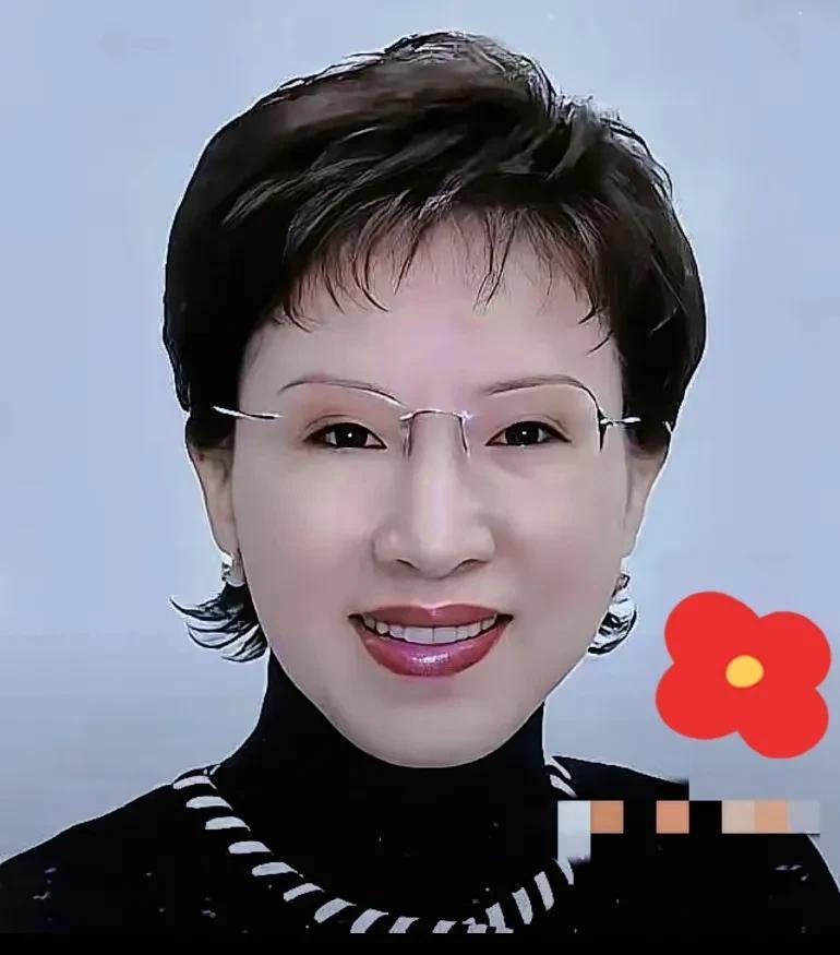 这下确认了
即使年纪不小，洪女士可是饱经风霜，见多识广，干劲十足，要是有机会担任