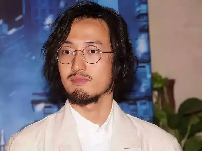 “我最穷的时候，卡里面只剩下100万”失业11个月后，王传君说：看到7位数的余额