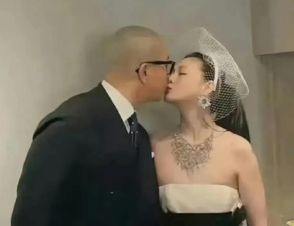 具俊晔每天下厨备三餐祭拜大S，活着的时候天天点外卖，人死了才开始自己做饭！

以