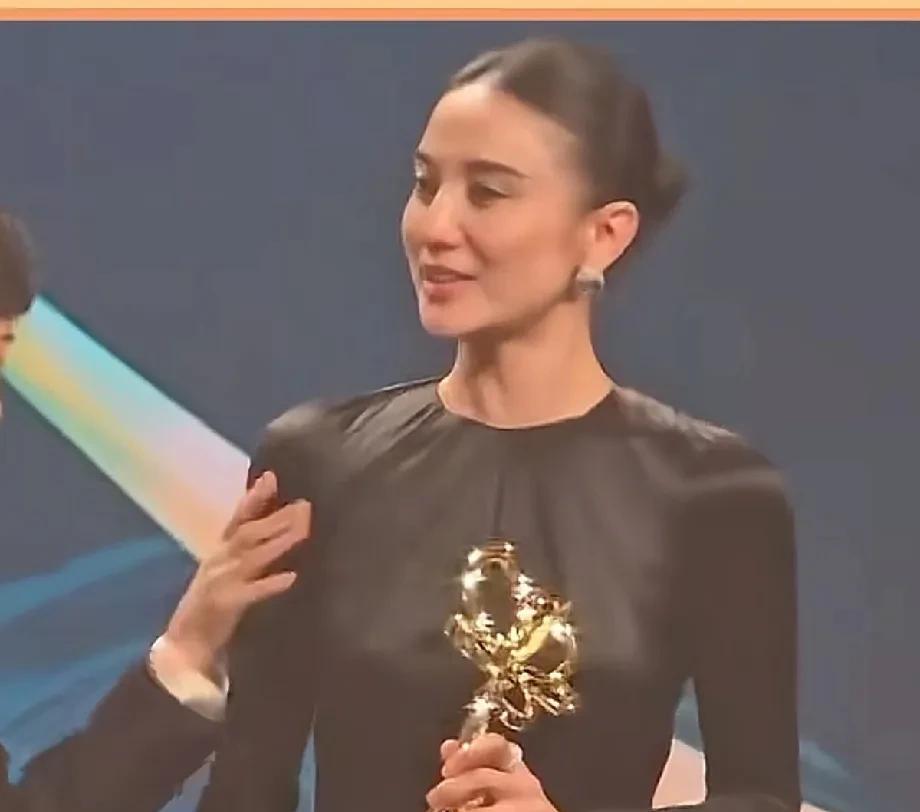 实至名归，好有力的表达给我咋听哭了，宋小花你最好的时候在朝你走来！！