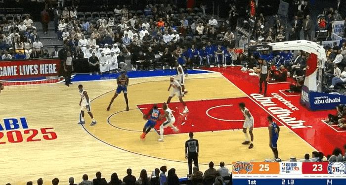状态不佳！新援克拉克森仍需磨合！
在今天NBA季前赛尼克斯对阵76人的首节比赛中