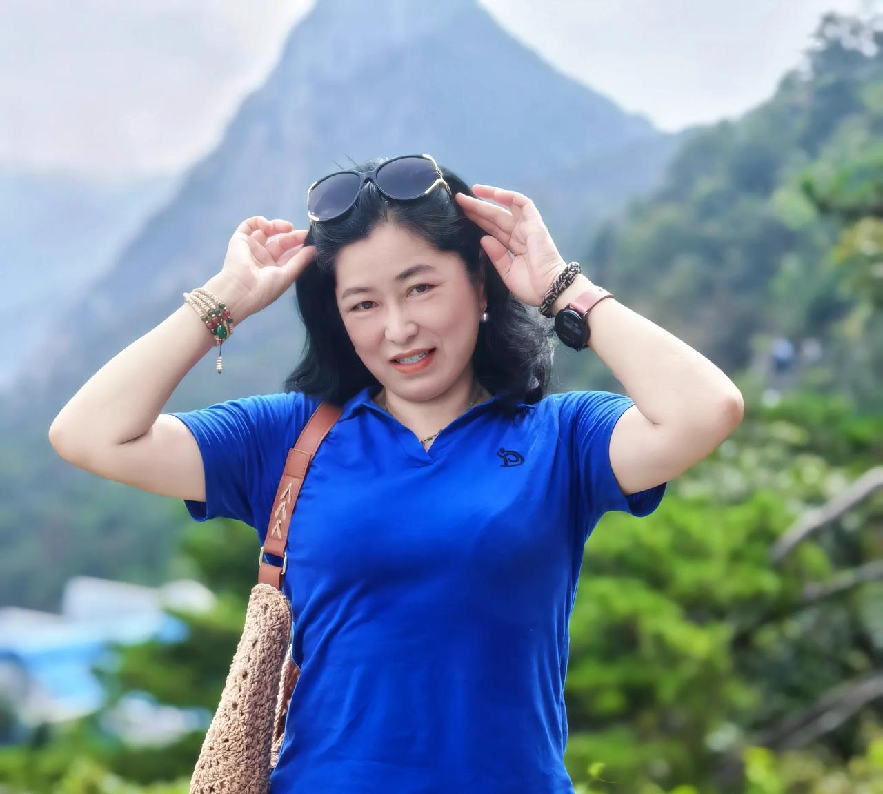 学习书法对个人成长具有多方面积极影响，主要包括培养良好心理品质、提升观察与审美能