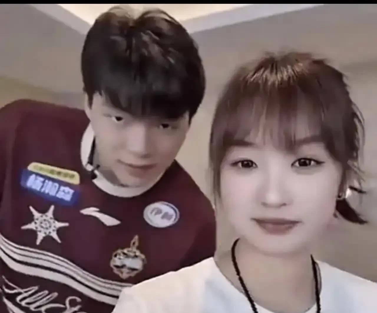 给在NBA开拓者打球中国年轻球员杨瀚森说句公道话：杨瀚森带女朋友一起去美国打球是