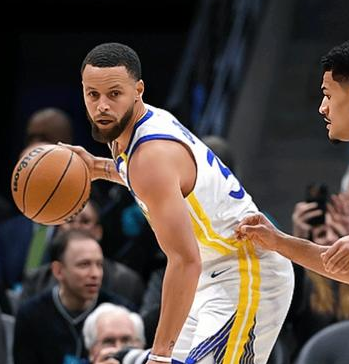 库里21分10助攻，勇士大胜黄蜂升至西部第六，NBA常规赛，勇士客场挑战黄蜂，这