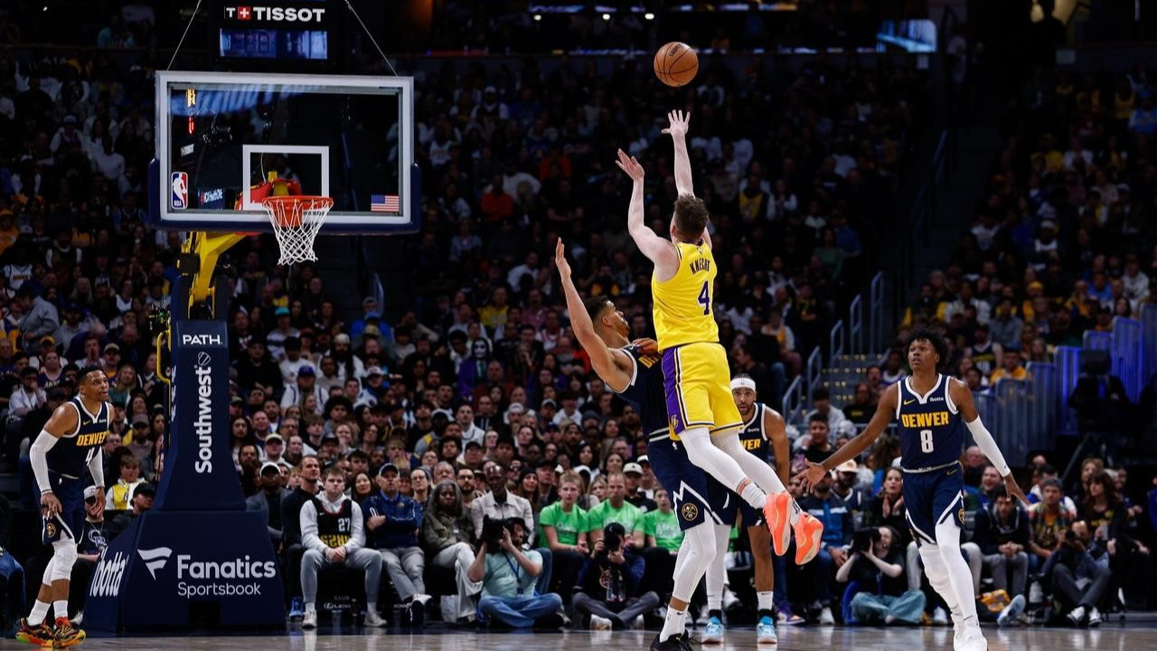 湖人与鹈鹕的交易中得到阿尔瓦拉多，提升球队防守和填补控卫